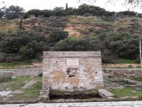 Kokkinos Vrahos (red rock) & Venetian Aqueduct
